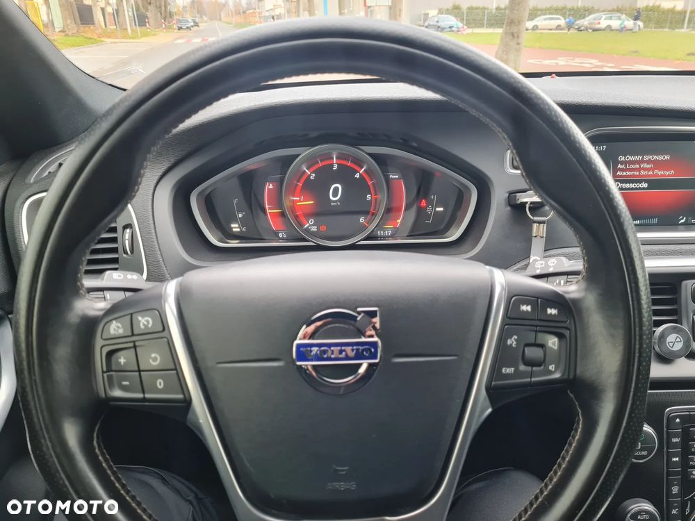 Volvo V40 D2 Drive-E R-Design Momentum - 10
