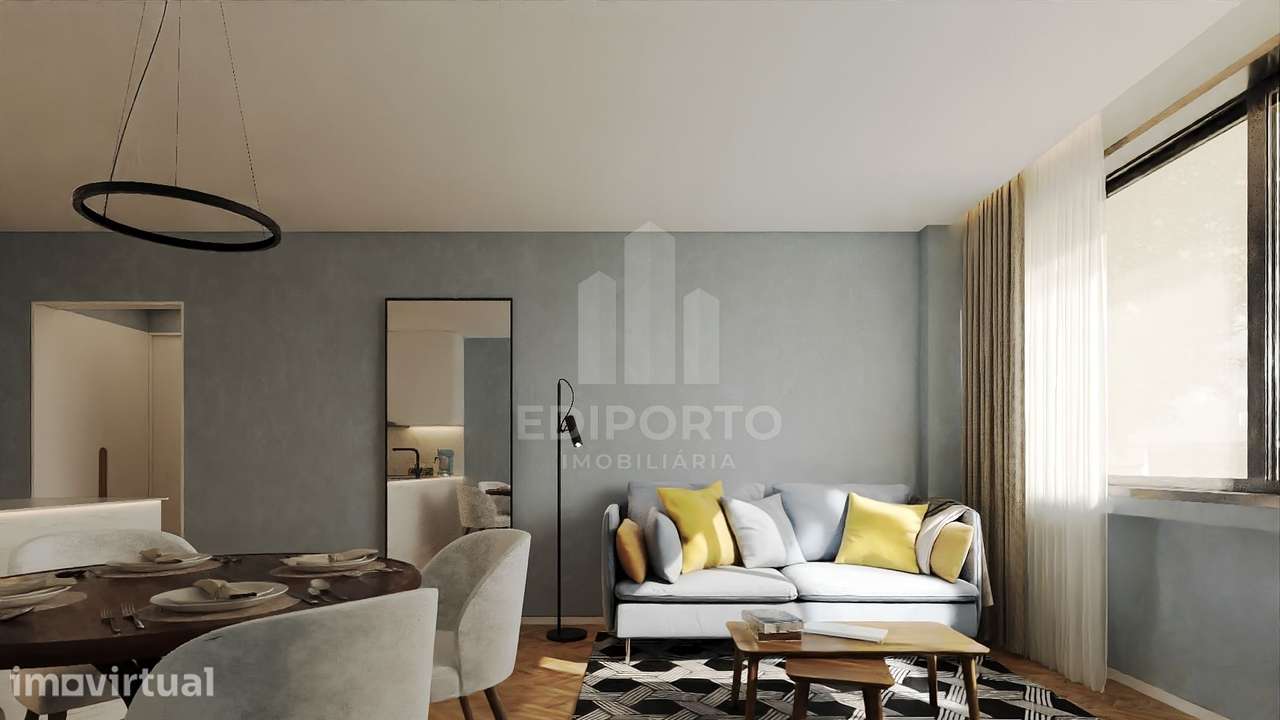 Apartamento T1 em plena Rua de Santa Catarina, no coração do Porto - Grande imagem: 4/10