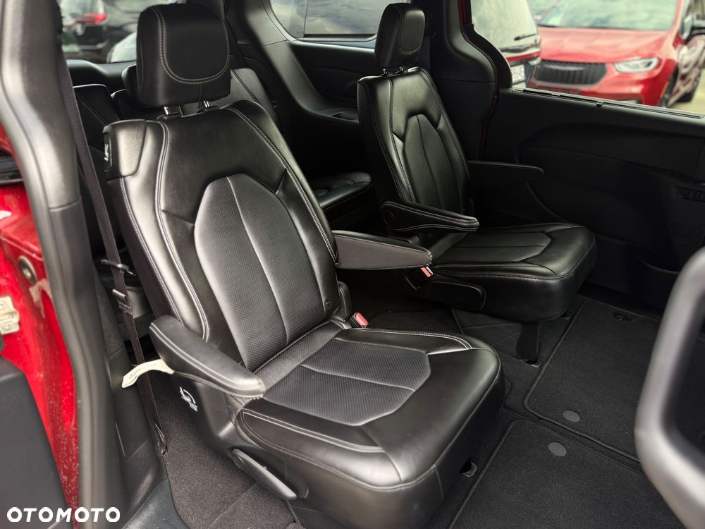 Chrysler Pacifica - 14