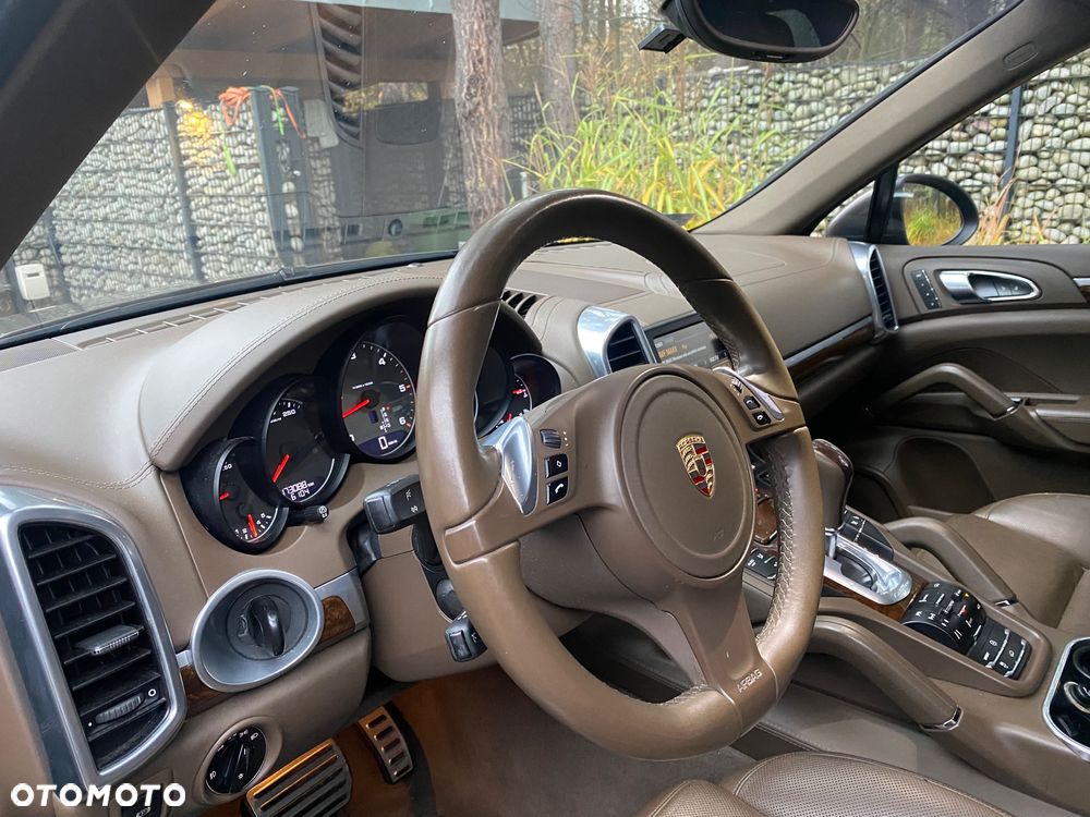 Porsche Cayenne - 15