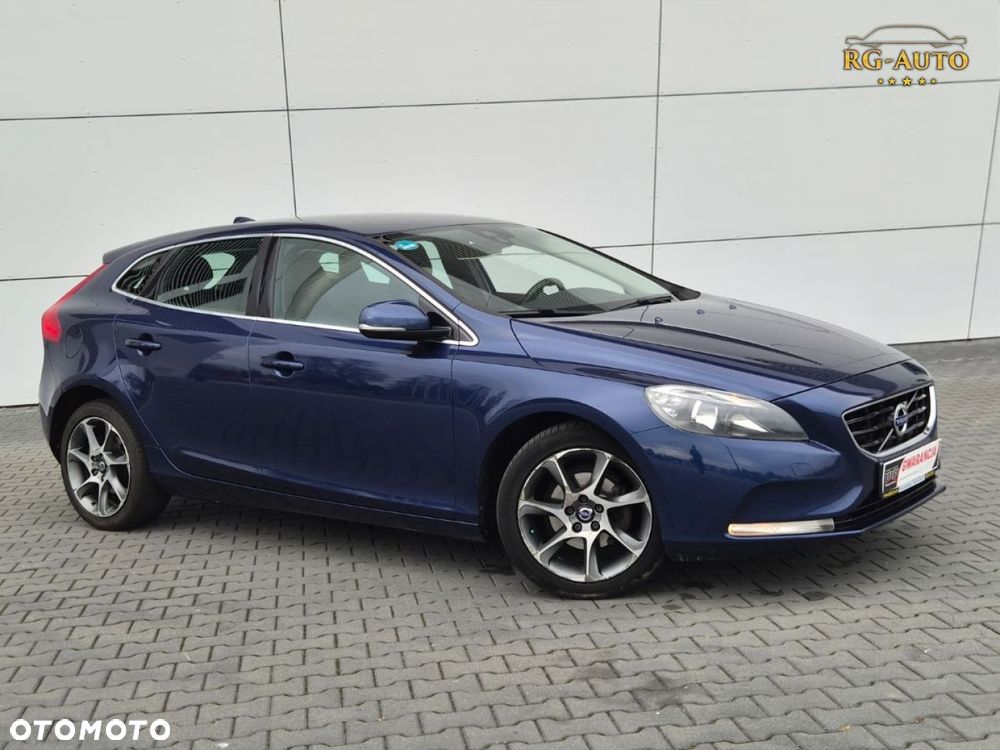 Volvo V40 - 24
