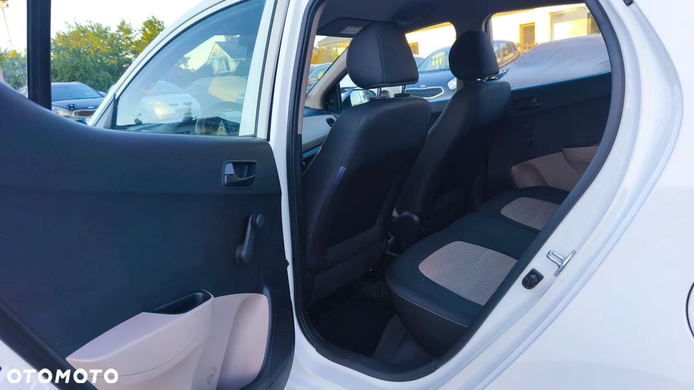 Hyundai i10 - 25