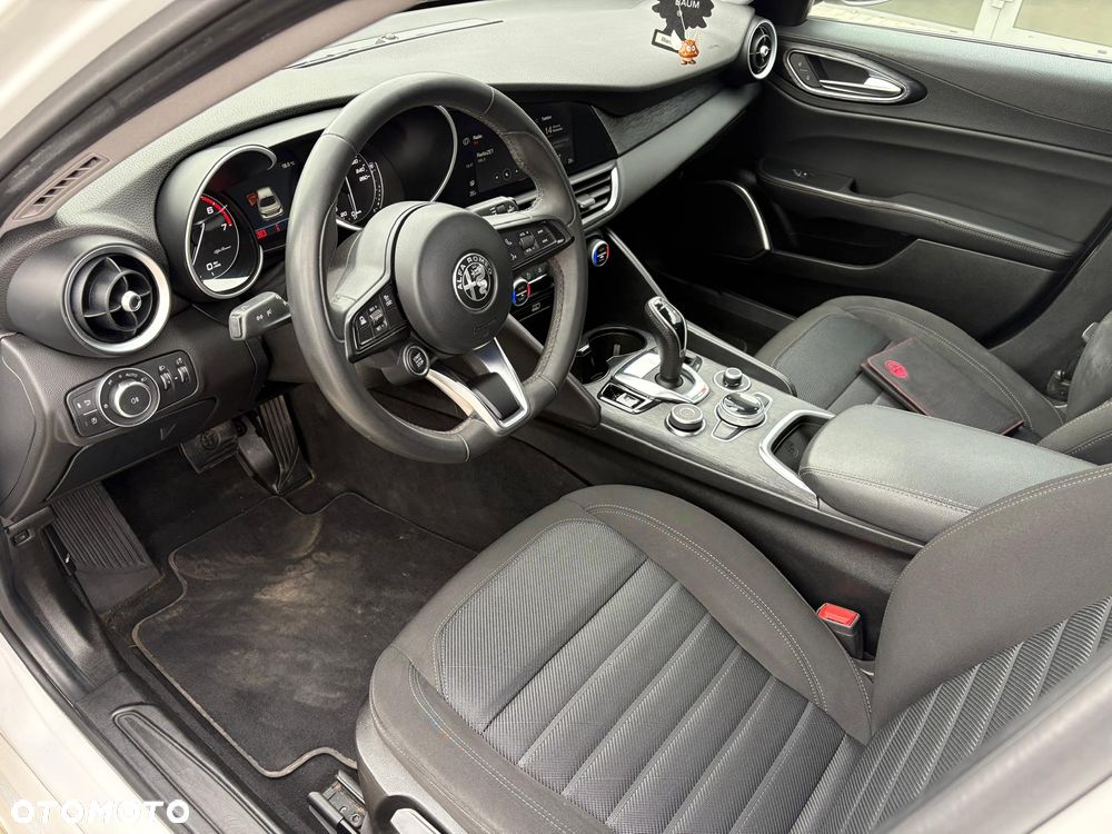 Alfa Romeo Giulia 2.0 Turbo - 7