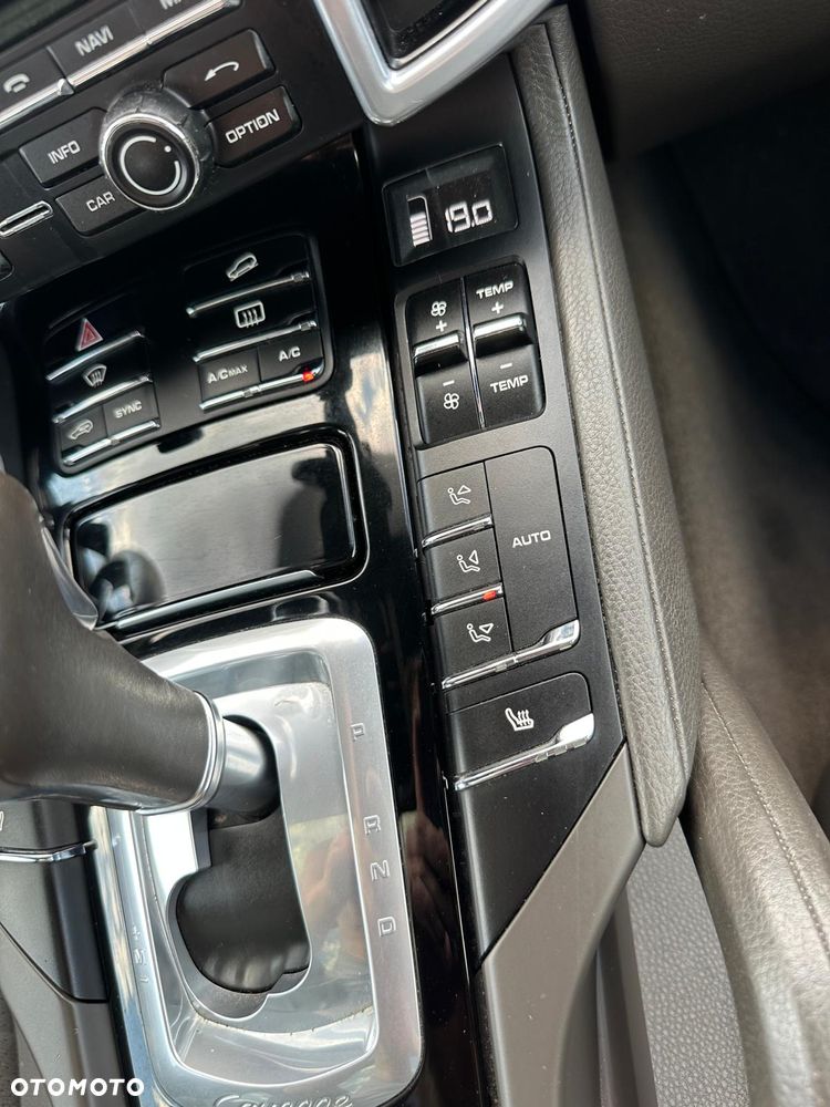 Porsche Cayenne S Platinum Edition - 12