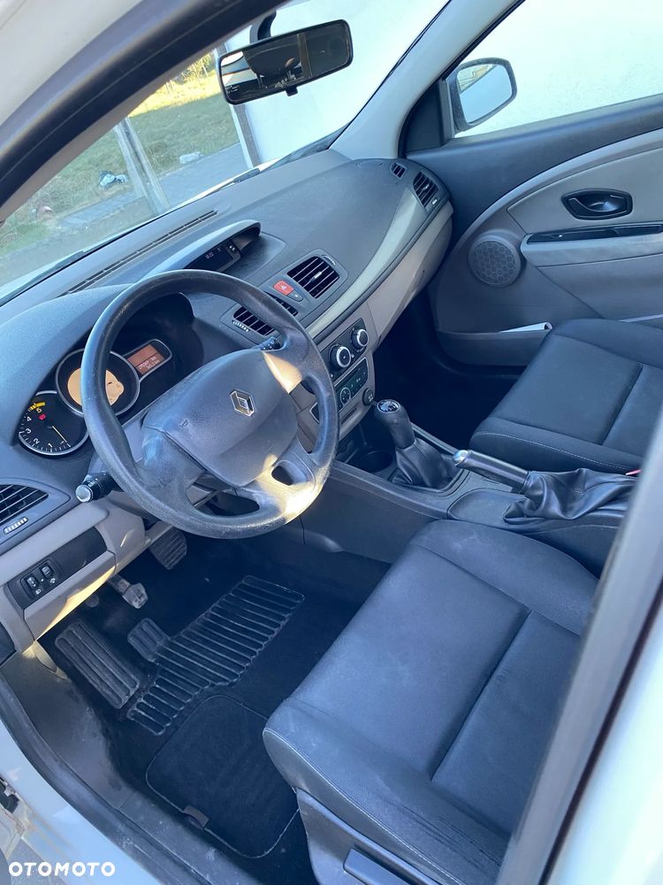 Renault Megane 1.5 dCi Authentique - 9