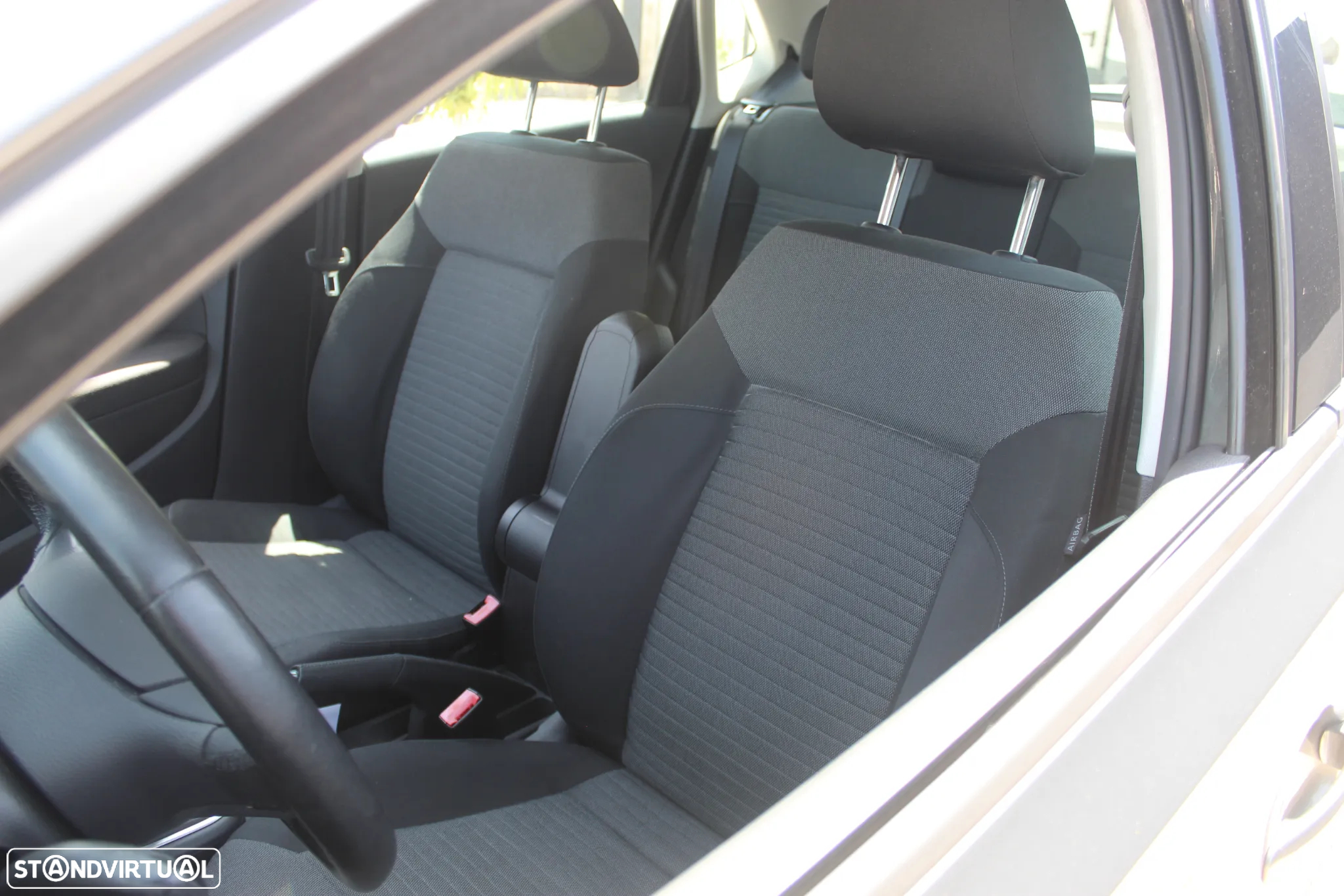 VW Polo 1.6 TDI Confortline BlueMotion - 6