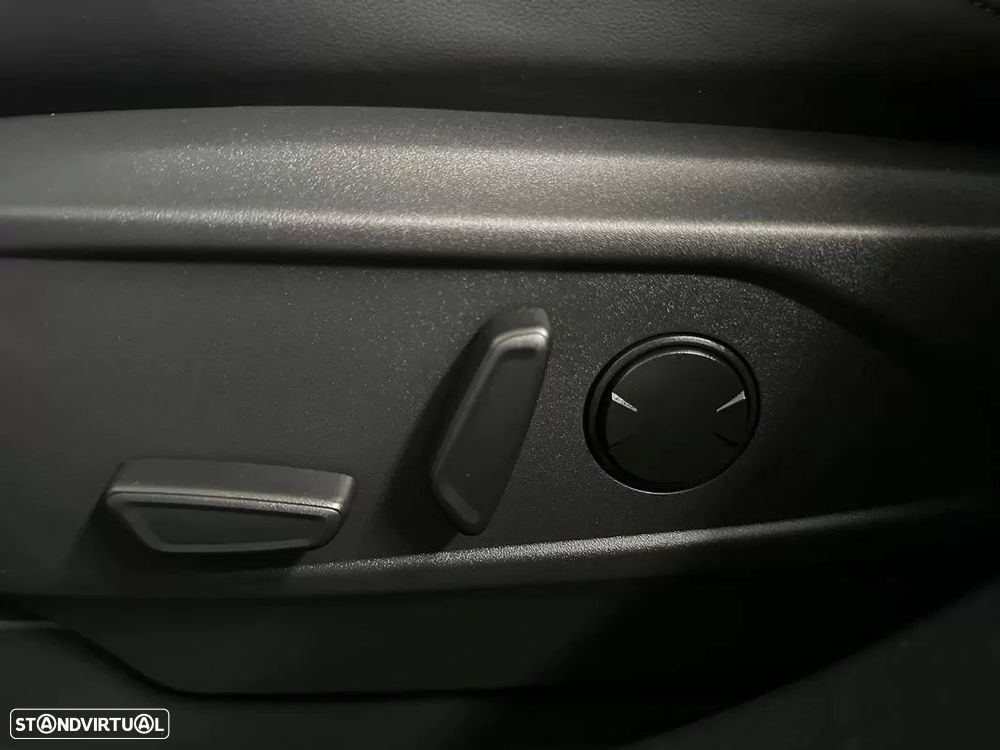 Ford Mustang Mach-E - 20