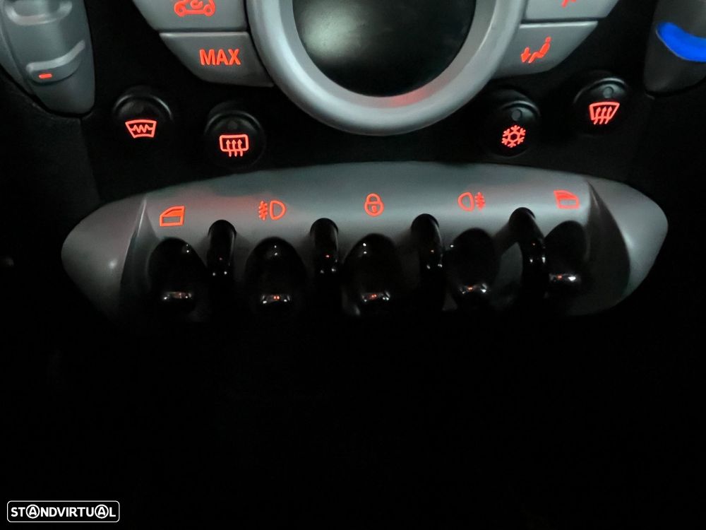 MINI 3 Portas Cooper D - 29