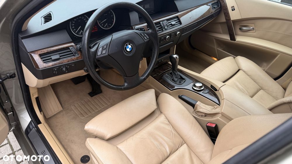 BMW Seria 5 525i - 9