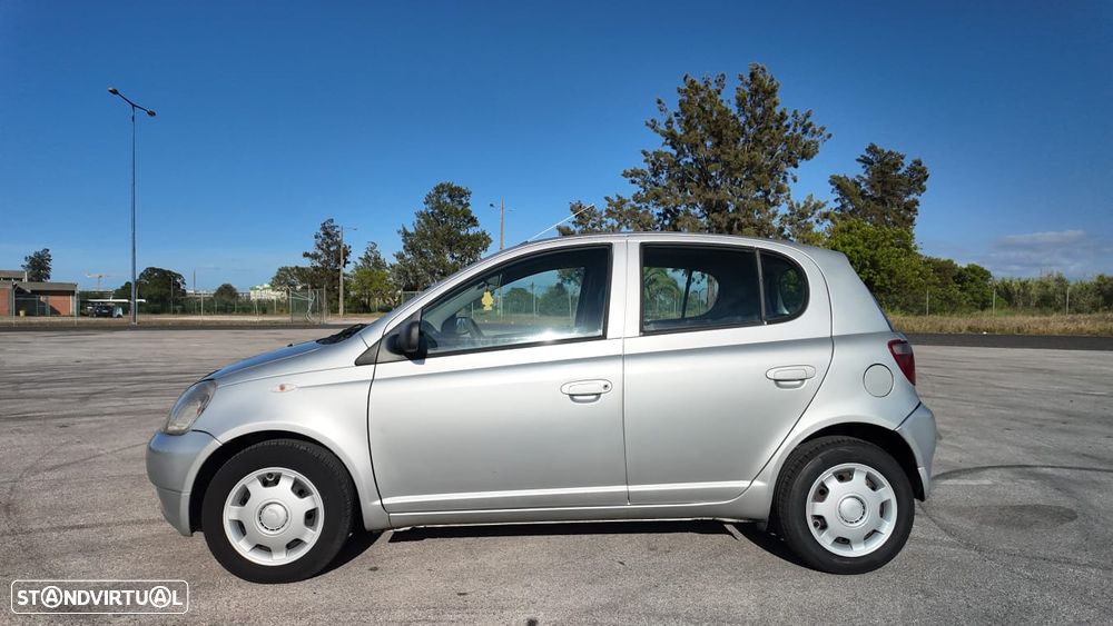 Toyota Yaris 1.0 Luna - 2