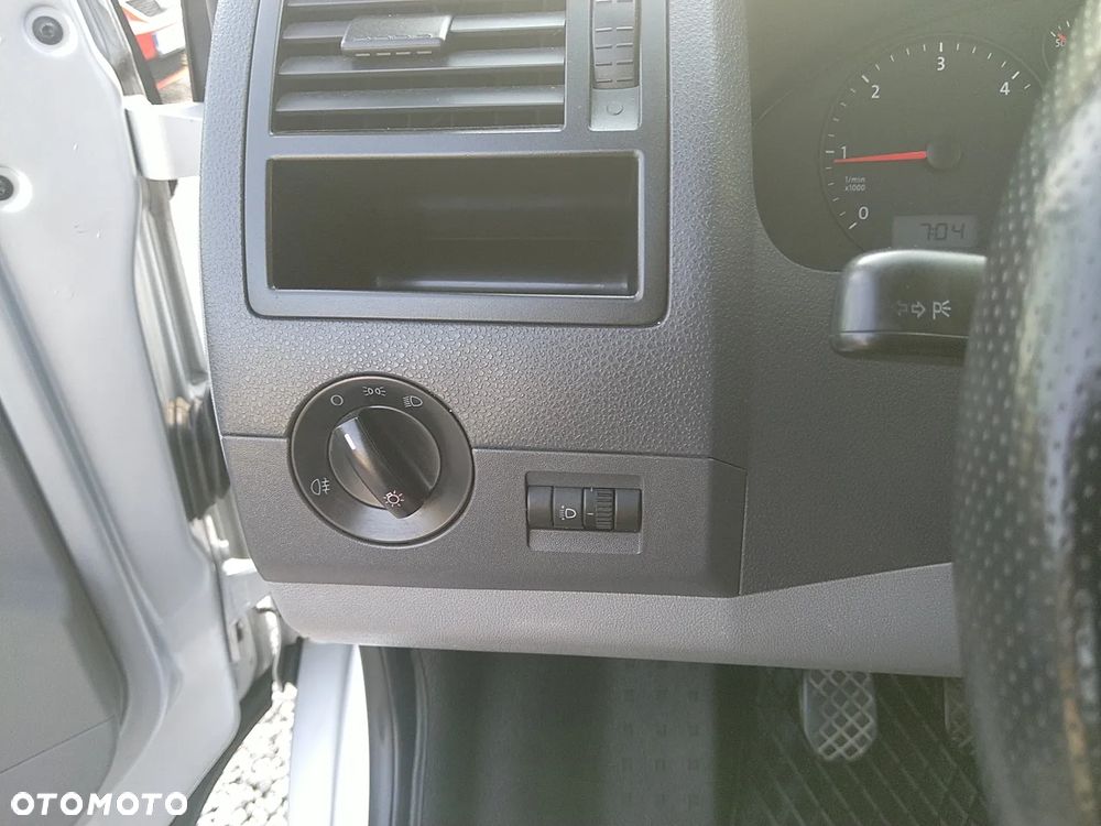 Volkswagen Caravelle - 22