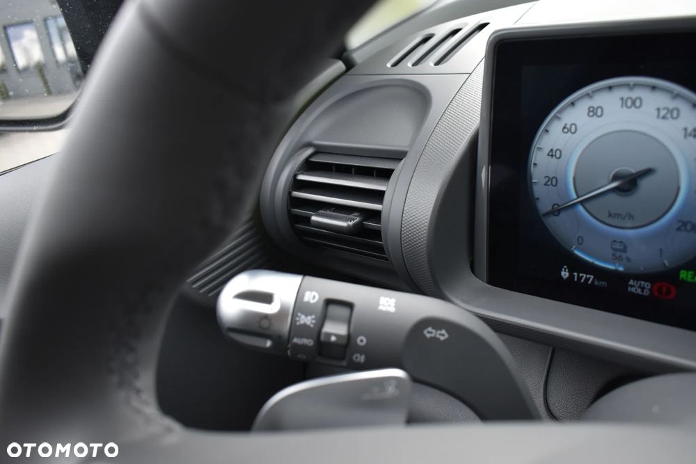 Hyundai Inster 49kWh Cross Smart - 13