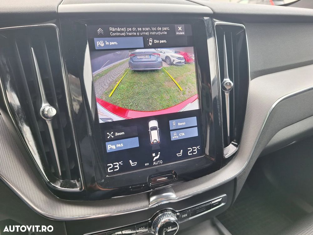 Volvo XC 60 D5 AWD R-Design - 29