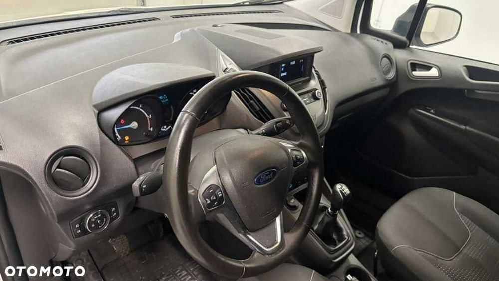 Ford Transit Courier - 9