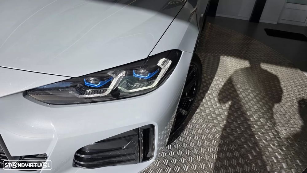 BMW i4 eDrive40 Pack Desportivo M - 25