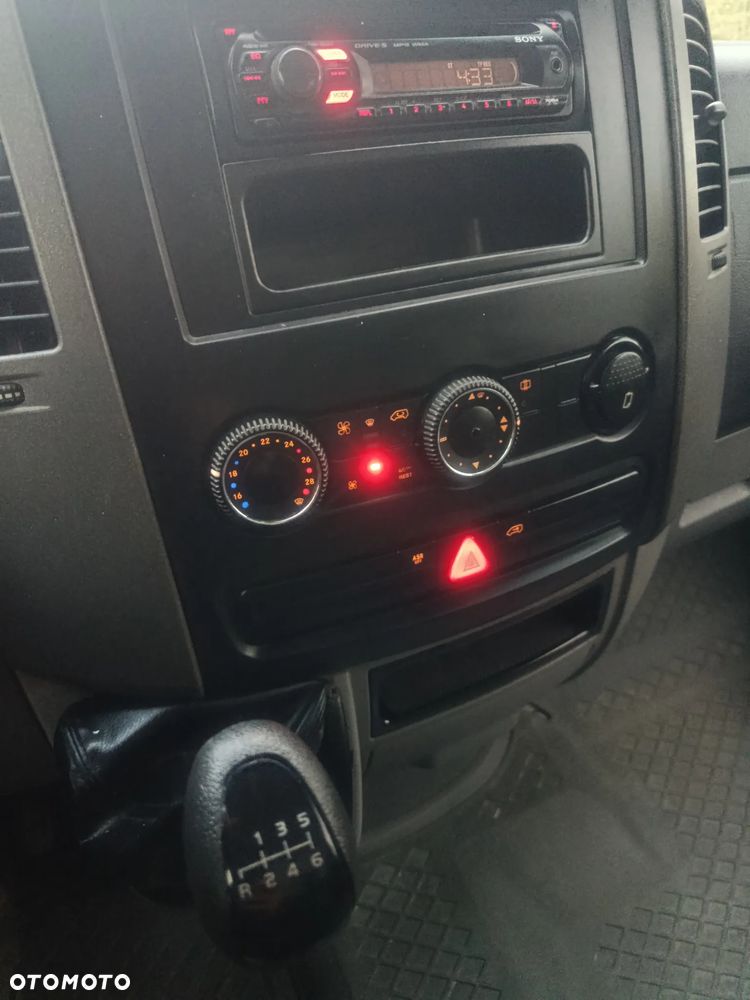 Mercedes-Benz Sprinter 318 - 25