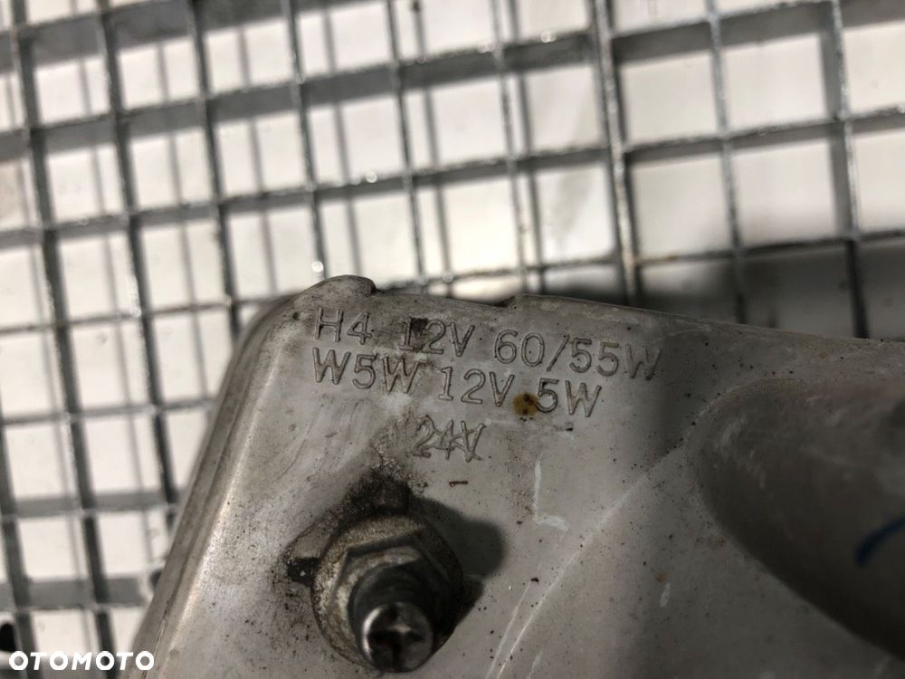 REFLEKTOR PRAWY PRZÓD - 123.00 PLN - IVECO DAILY III Autobus 1999 - 2006 35 S 13, 40 C 13, 50 C 13 - 4