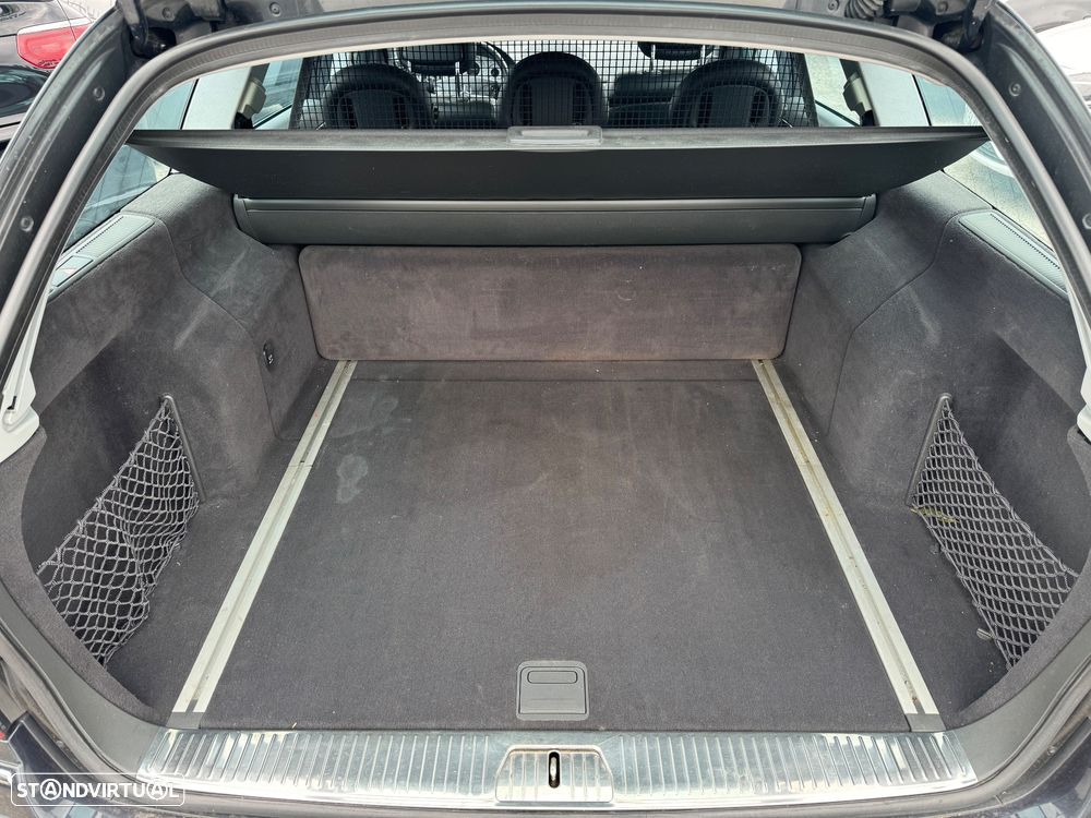 Mercedes-Benz E 220 CDi Avantgarde Aut. - 30