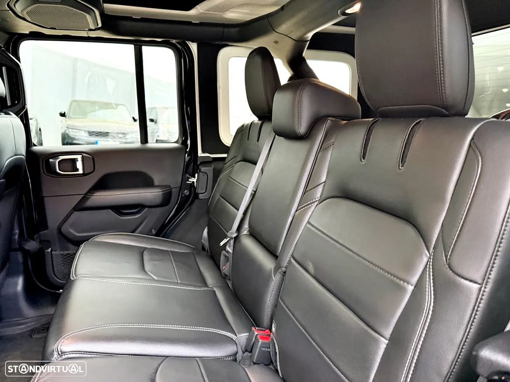 Jeep Wrangler Unlimited - 35