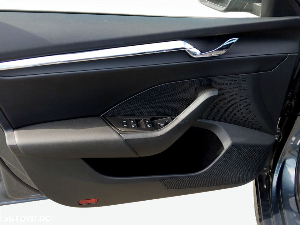 Skoda Octavia Combi Diesel 2.0 TDI DSG Ambition - 12