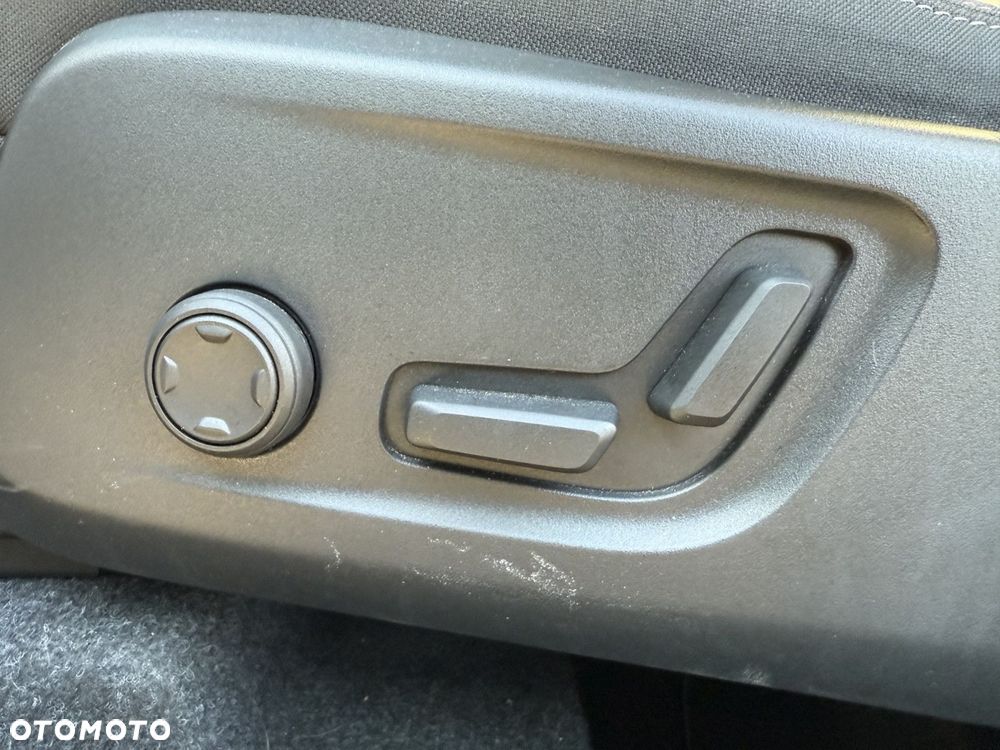 Volvo XC 40 - 23