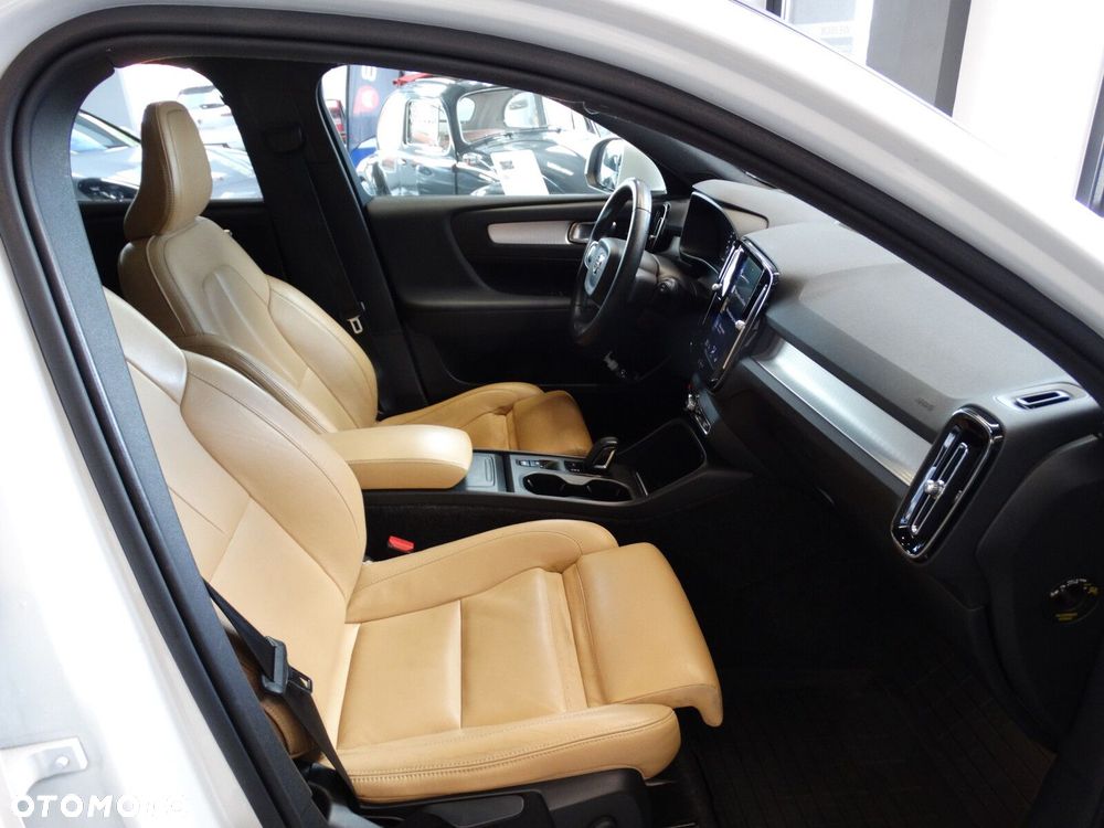 Volvo XC 40 - 33