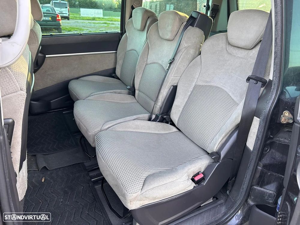 Peugeot 807 2.2 HDi Navteq - 11