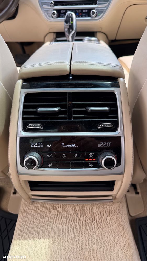 BMW Seria 7 730Ld xDrive - 21