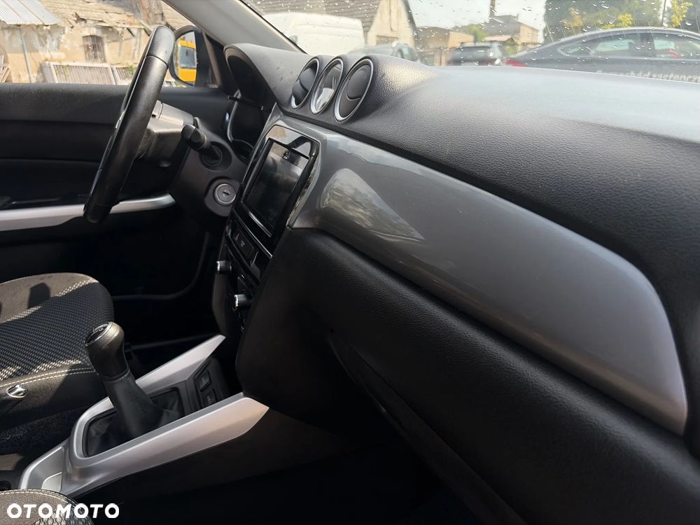 Suzuki Vitara 1.6 Premium 2WD - 32