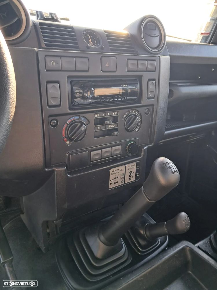 Land Rover Defender 90 2.4 CRD SE - 12