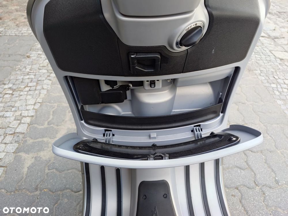 Piaggio Vespa - 11