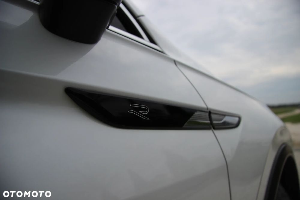 Volkswagen Tiguan 2.0 TDI SCR 4MotION DSG R-Line - 24