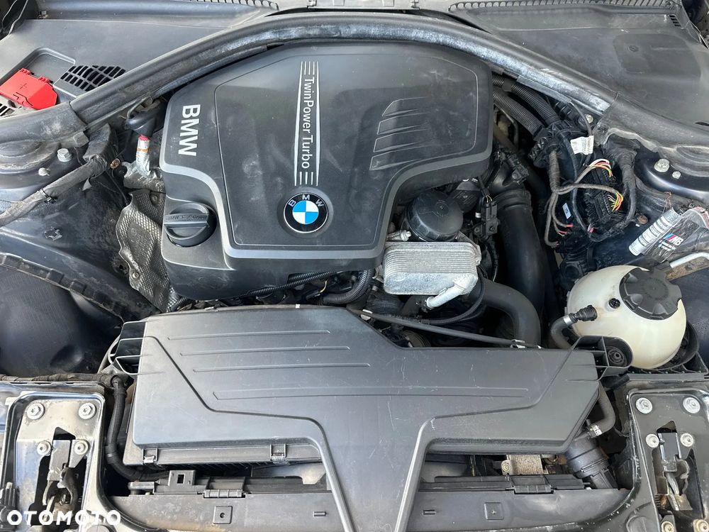 BMW Seria 3 328i xDrive Sport Line - 18