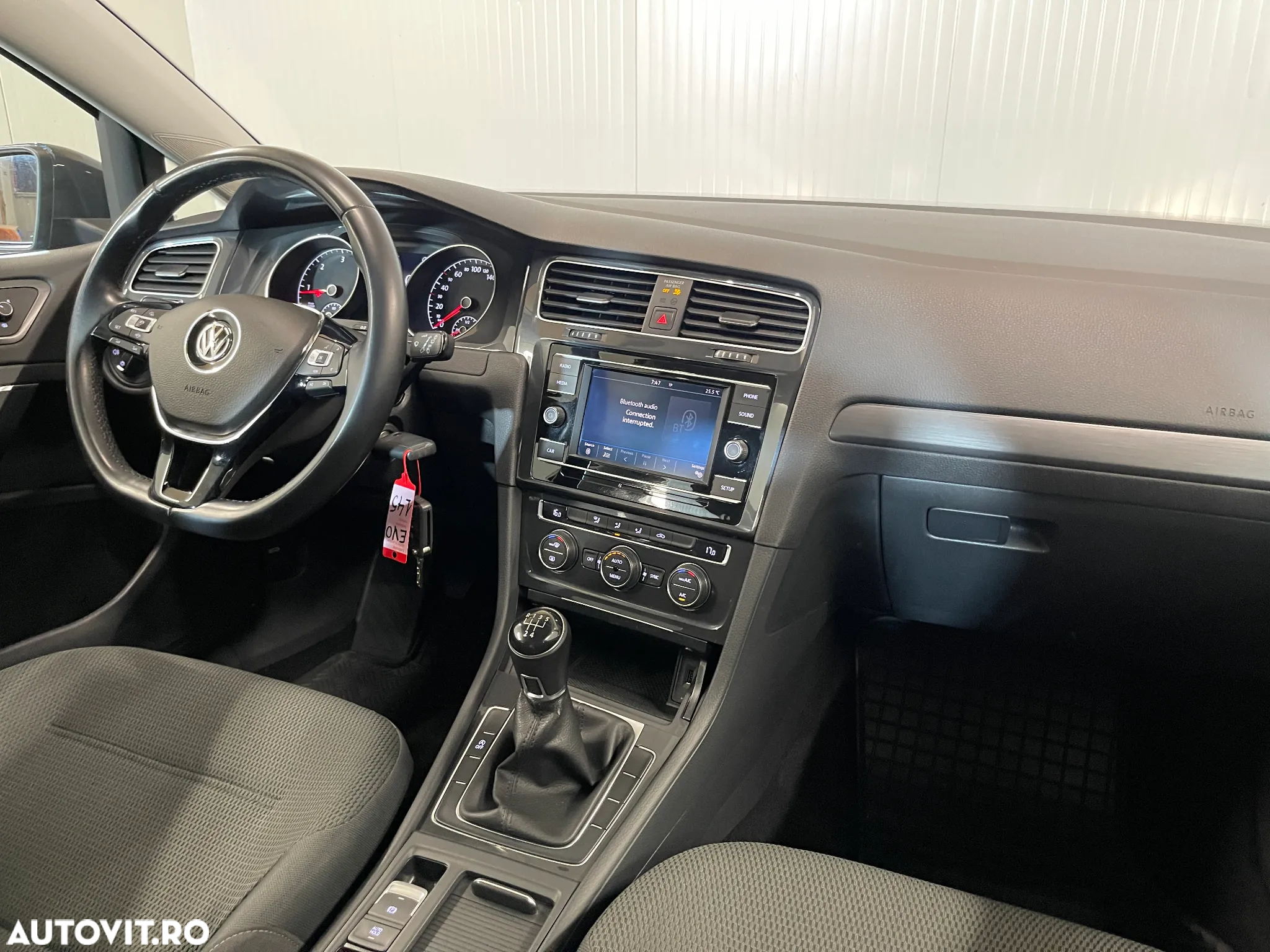 Volkswagen Golf 1.6 TDI Comfortline - 8
