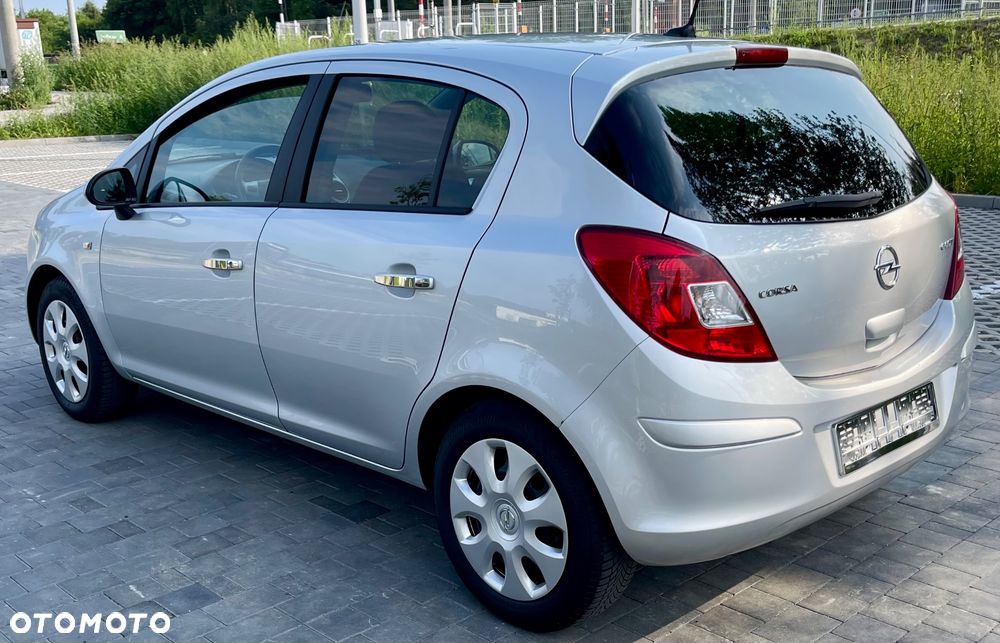 Opel Corsa 1.2 16V Cosmo - 8