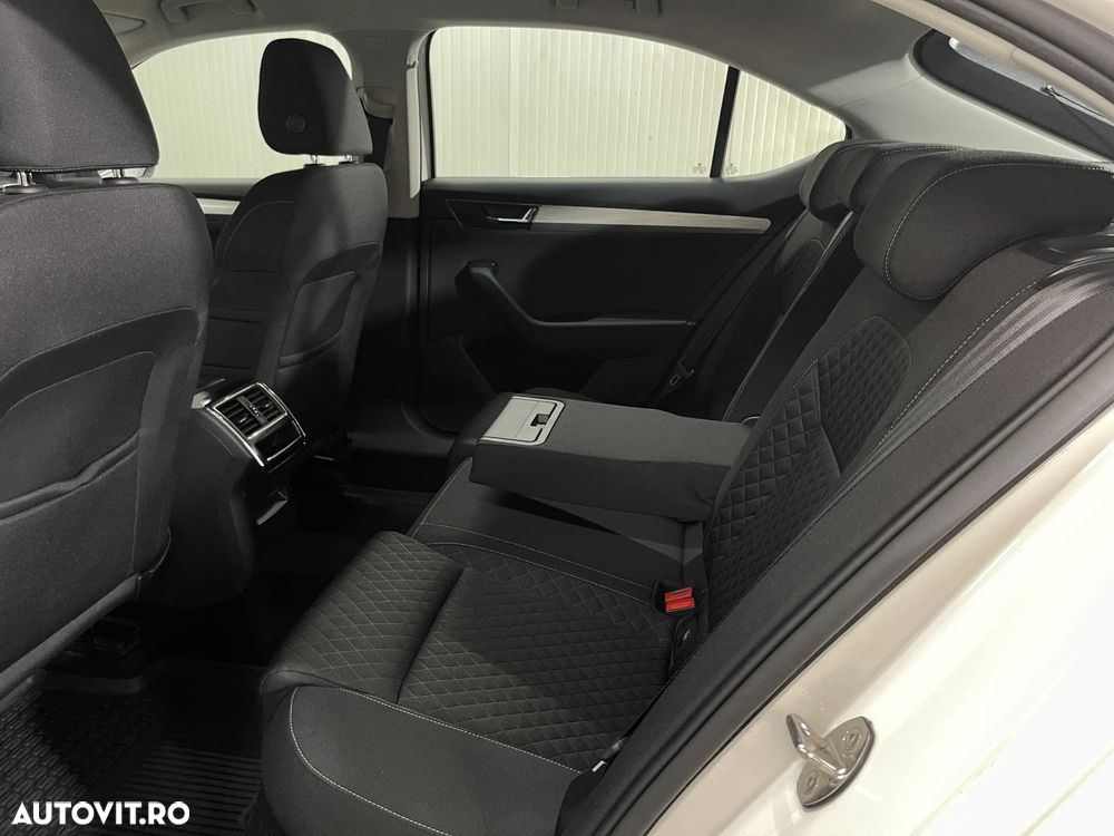 Skoda Superb 2.0 TDI Ambition - 12