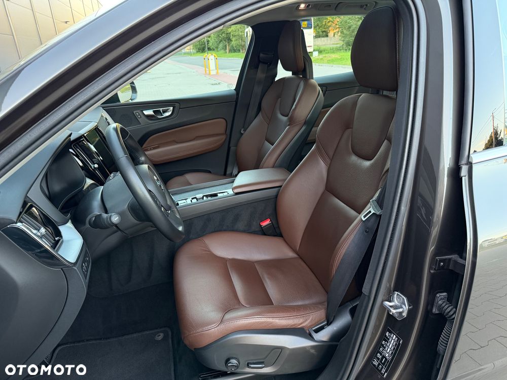 Volvo XC 60 T8 Twin Engine AWD Geartronic Momentum - 13