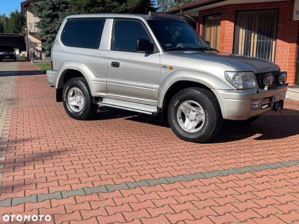 Toyota Land Cruiser - 1