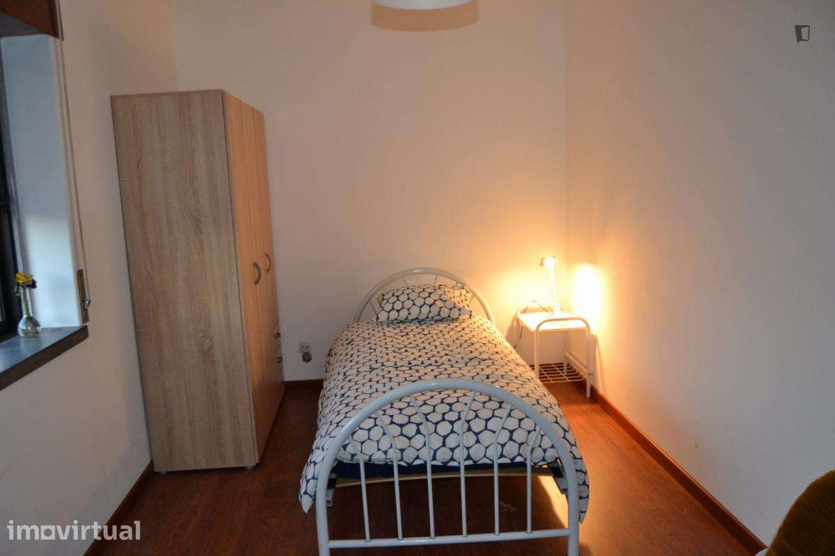 Quarto - localizado em Lisbon - Grande imagem: 3/16