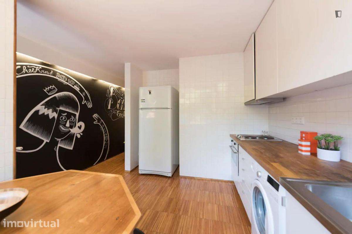 Quarto - localizado em Santo Ildefonso Porto - Grande imagem: 5/10