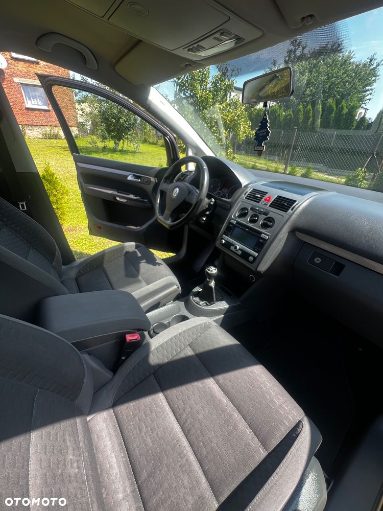 Volkswagen Touran - 9