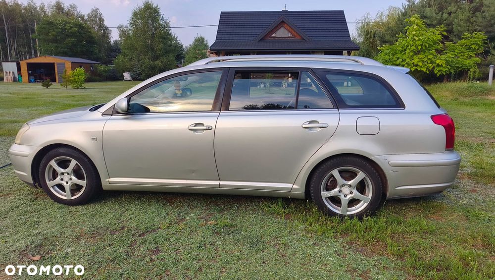Toyota Avensis - 4
