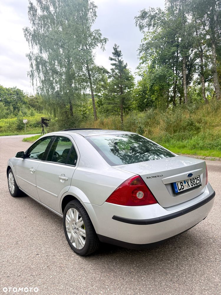 Ford Mondeo 2.5 V6 Ghia X - 9