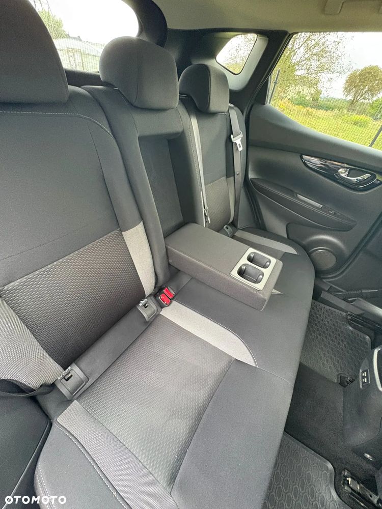 Nissan Qashqai 1.3 DIG-T N-Connecta EU6d - 9