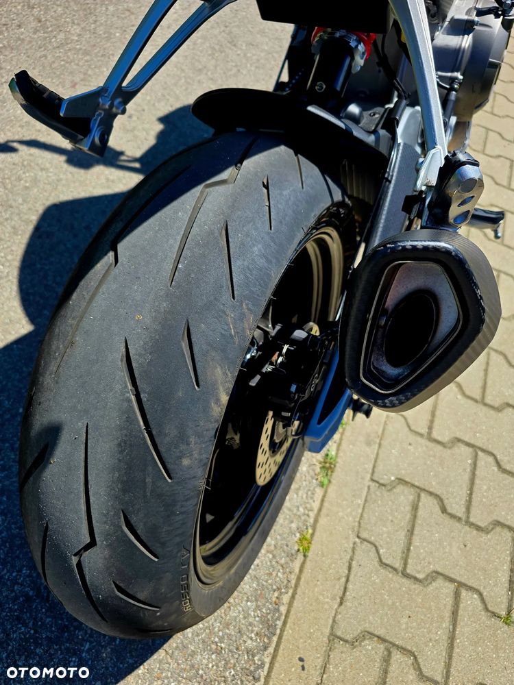 Aprilia Tuono - 16