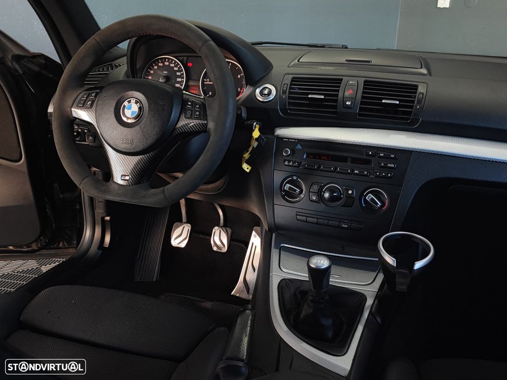 BMW 118 d Limited Edition Lifestyle c/ M Sport Pack - 32