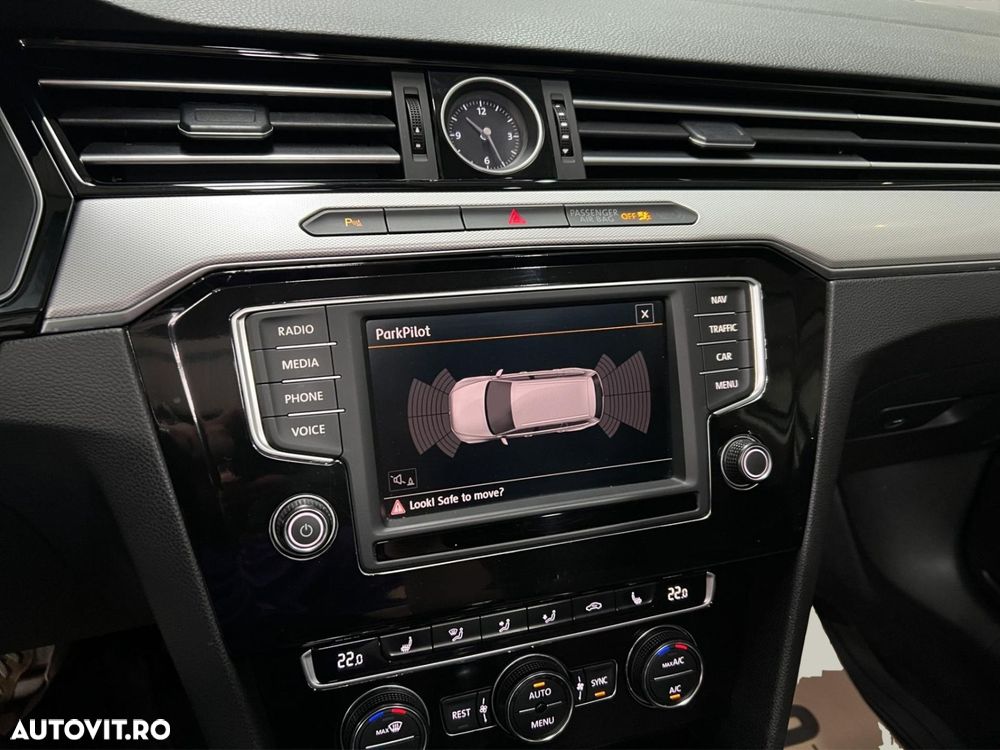 Volkswagen Passat 2.0 TDI DSG Highline - 30