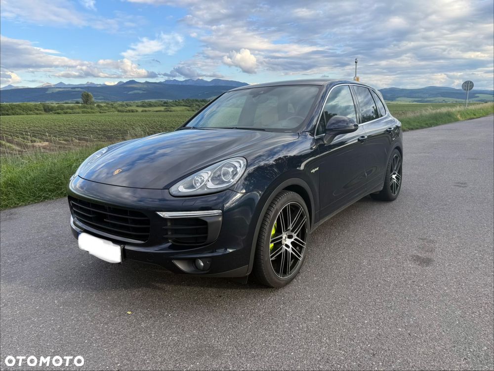Porsche Cayenne - 1