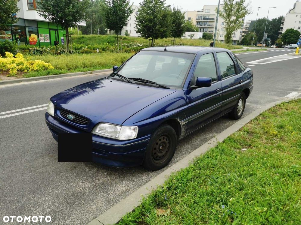 Ford Escort - 1
