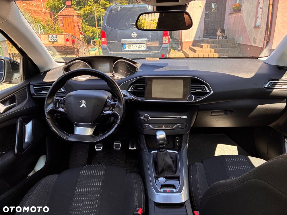 Peugeot 308 1.6 BlueHDi Allure S&S - 9